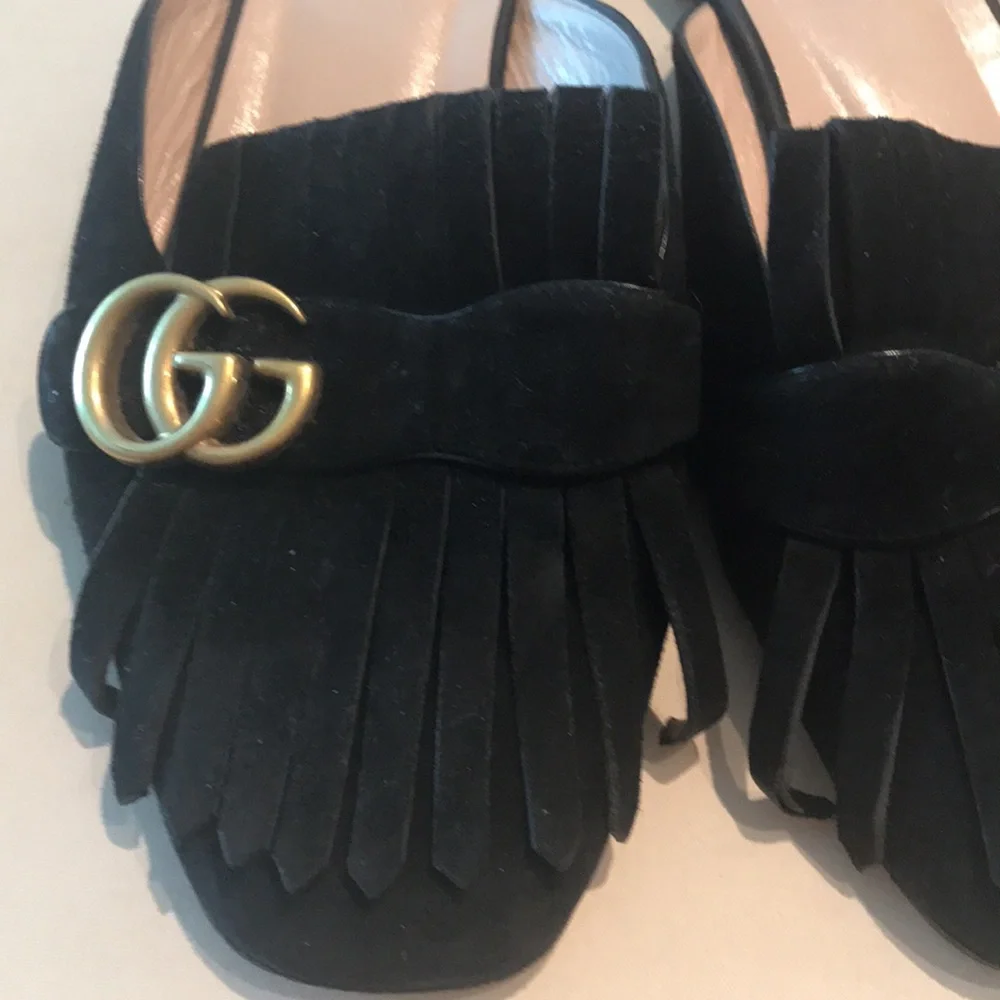 Gucci women’s suede mules flat sandals fold over fringes color black - Picture 4 of 5